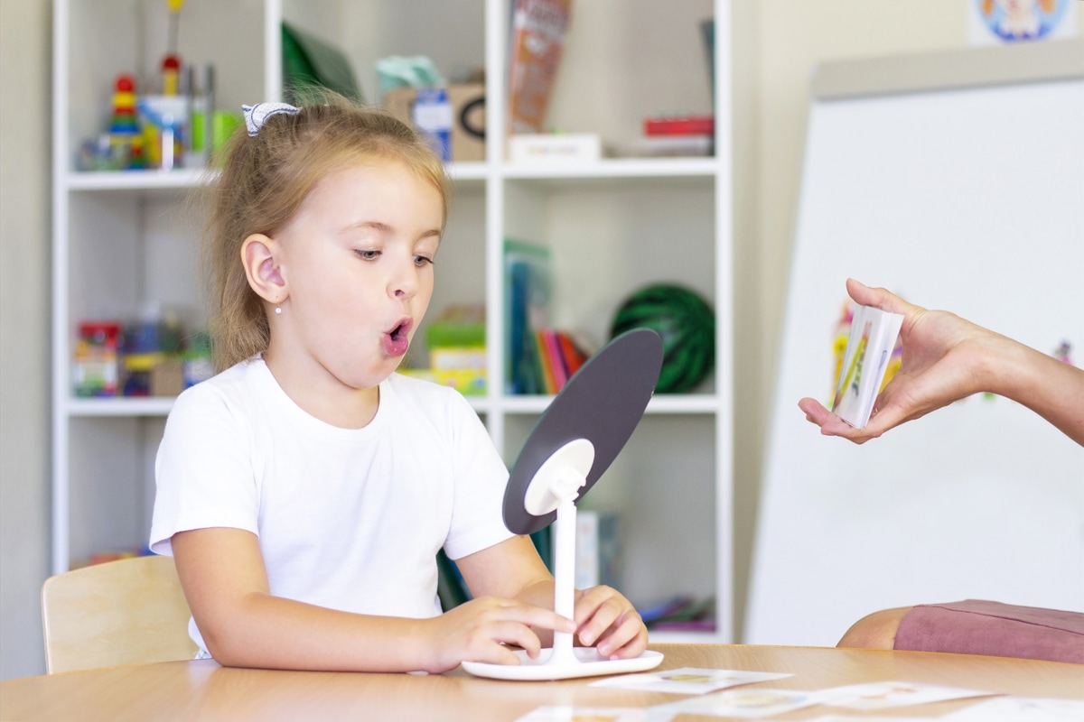 speech-therapy-exercises-games-with-mirror-cards-thumb speech-therapy-exercises-games-with-mirror-cards-thumb